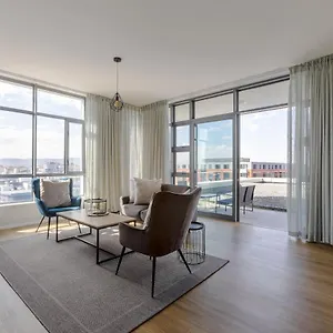 https://axis-luxury-apartments.hotels-capetown.com