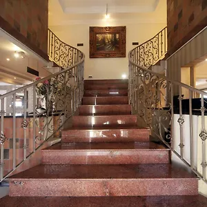https://savoy-lodge.hotels-capetown.com