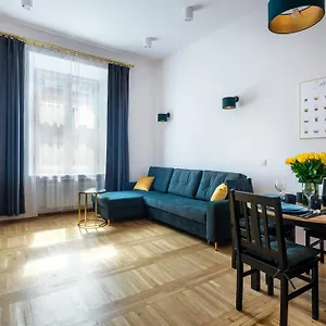 https://tyzenhauz-apartments-old-town.krakowhotelspoland.com