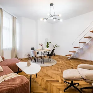https://koletek-7-apartment-near-the-wawel-castle.krakowhotelspoland.com